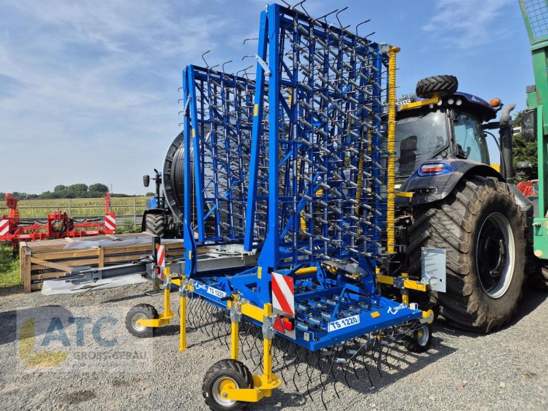 Striegeltechnik & Hacktechnik des Typs Treffler TS 1220 M3 elektrohydr., Neumaschine in Groß-Gerau (Bild 1)