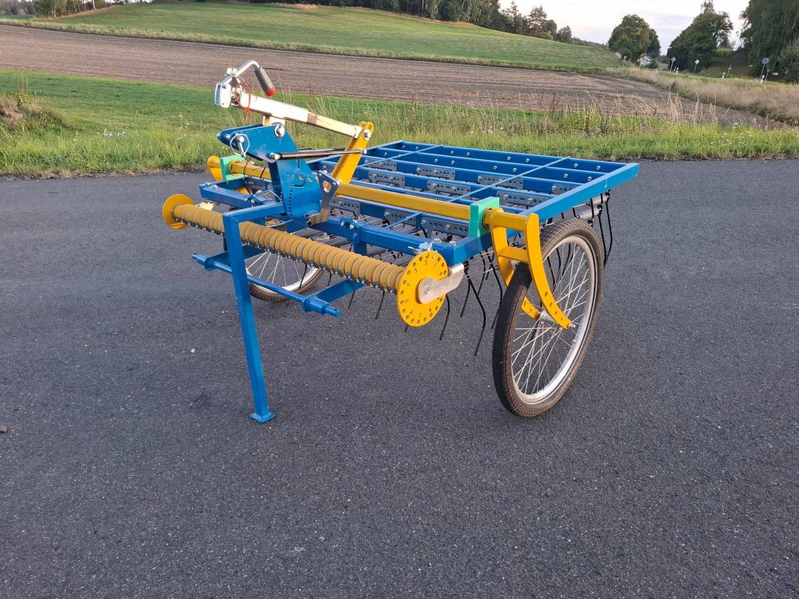 Striegeltechnik & Hacktechnik des Typs Treffler TS 130 Tiny, Neumaschine in Fuchsmühl (Bild 1)