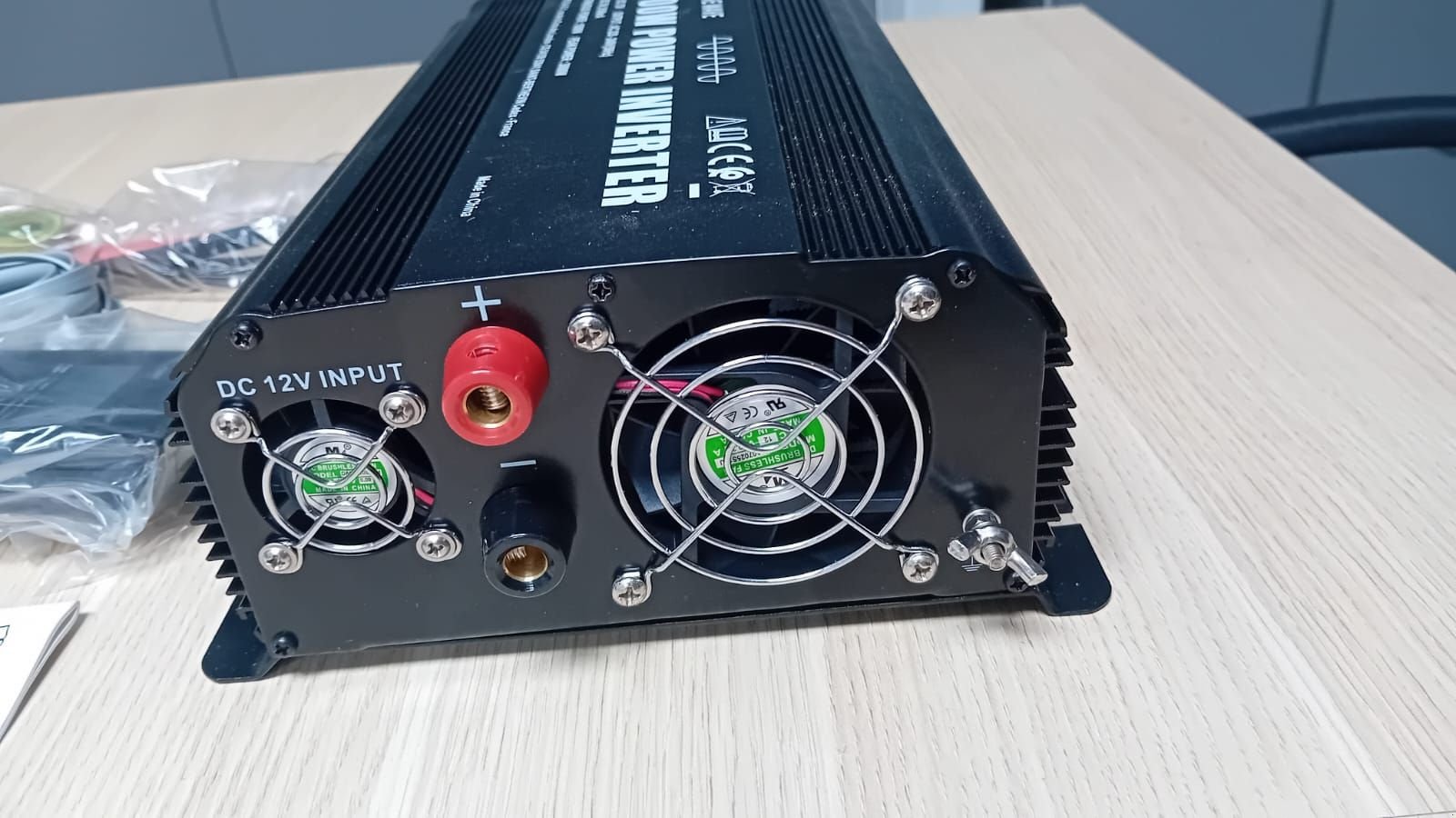 Stromaggregat del tipo Sonstige Stromumwandler 1500 W Power Inverter, Neumaschine en NATTERNBACH (Imagen 4)