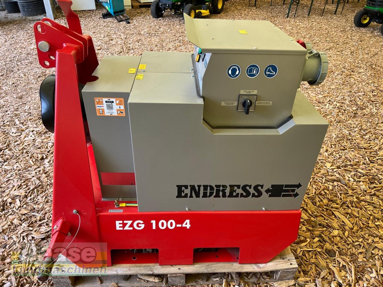 Stromerzeuger des Typs Endress EZG 100/4 II/TN-S Zapfwellengenerator, Neumaschine in Holthof (Bild 2)