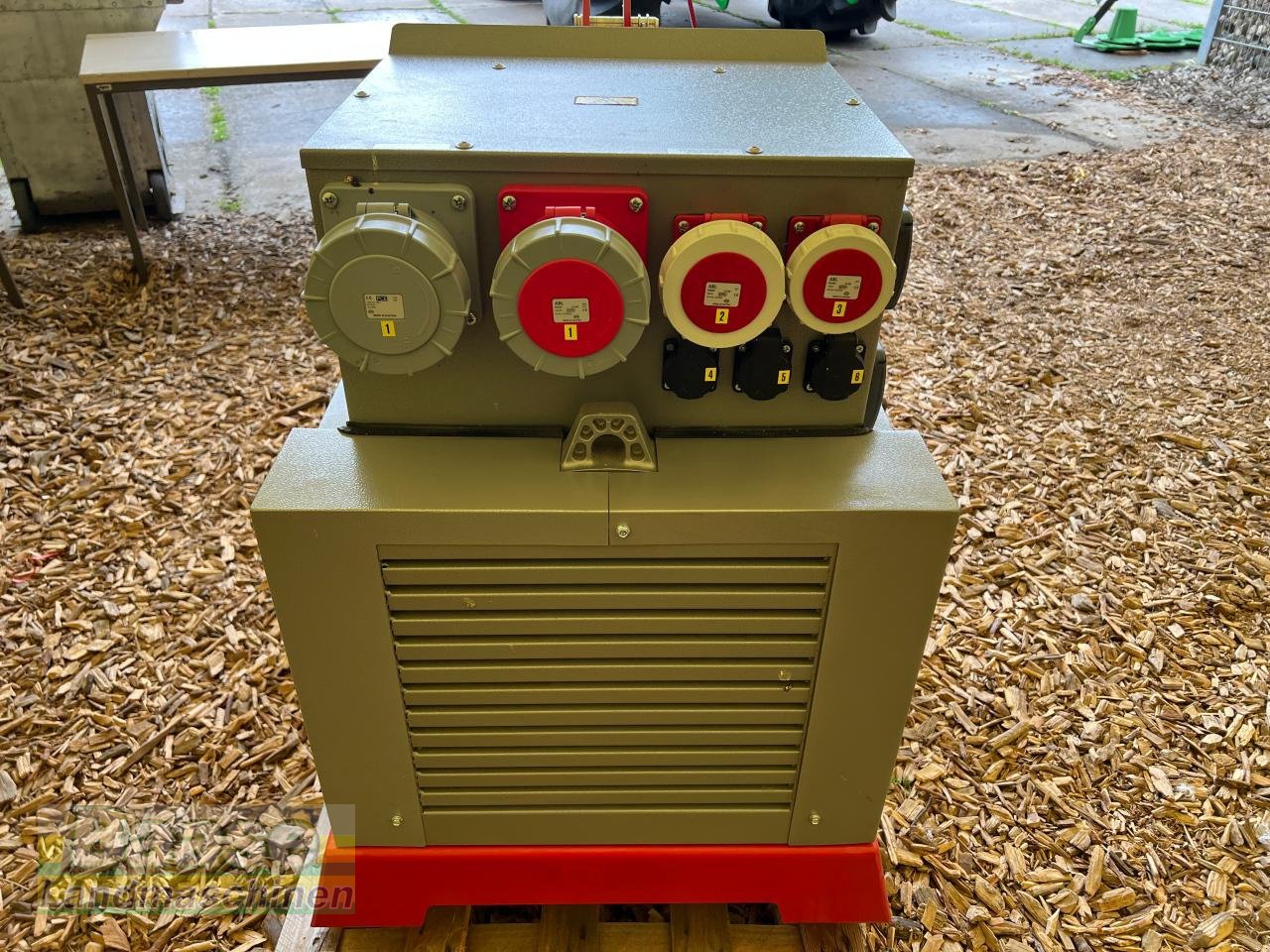 Stromerzeuger des Typs Endress EZG 100/4 II/TN-S Zapfwellengenerator, Neumaschine in Holthof (Bild 8)