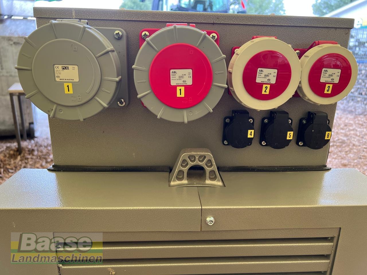 Stromerzeuger des Typs Endress EZG 100/4 II/TN-S Zapfwellengenerator, Neumaschine in Holthof (Bild 12)