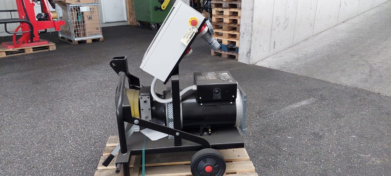 Stromgenerator of the type BELTech GmbH Sonstiges, Neumaschine in Bergheim (Picture 7)