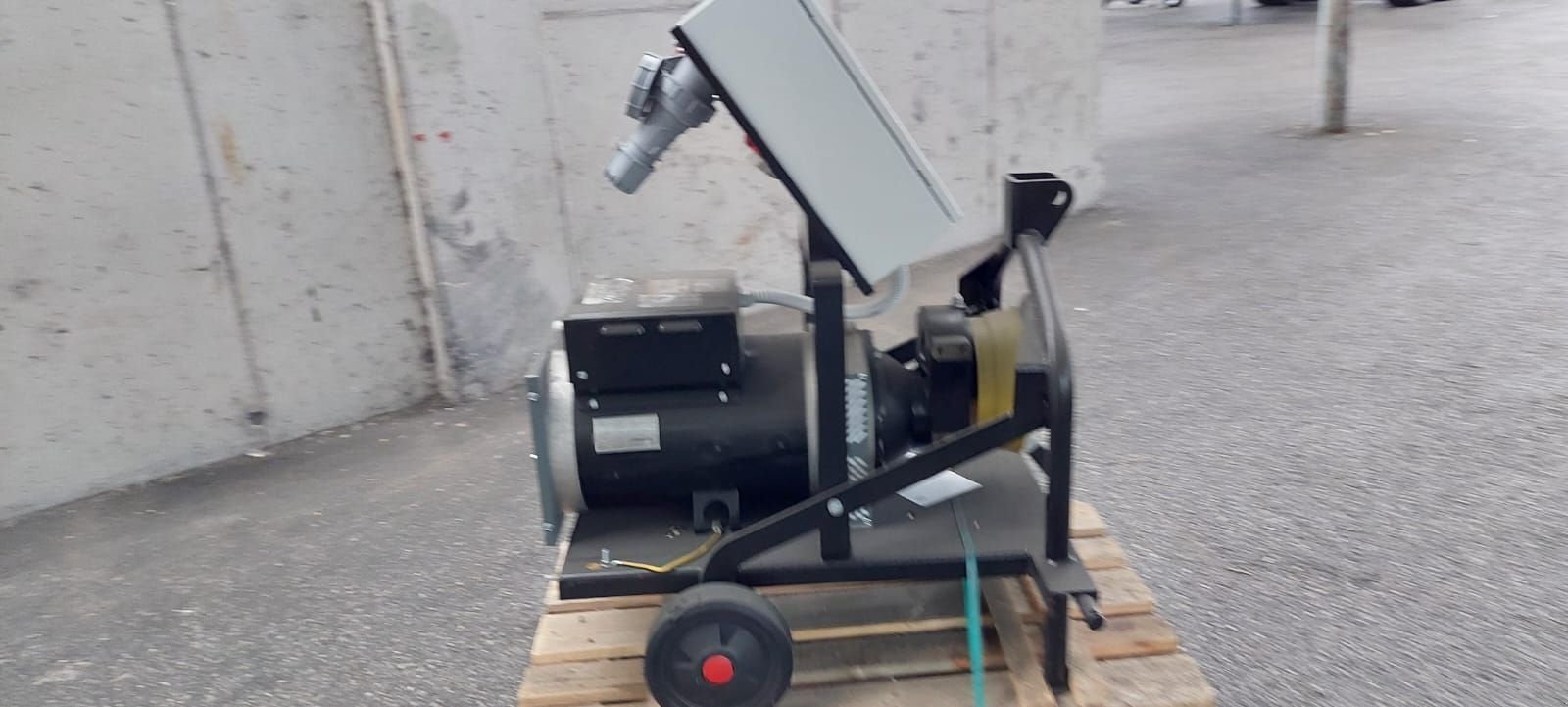 Stromgenerator of the type BELTech GmbH Sonstiges, Neumaschine in Bergheim (Picture 8)