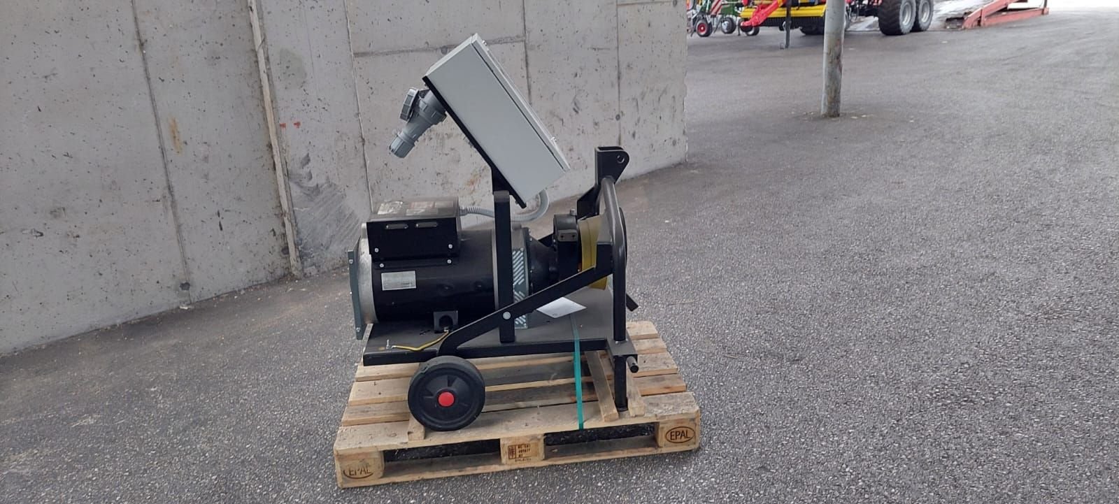 Stromgenerator of the type BELTech GmbH Sonstiges, Neumaschine in Bergheim (Picture 1)