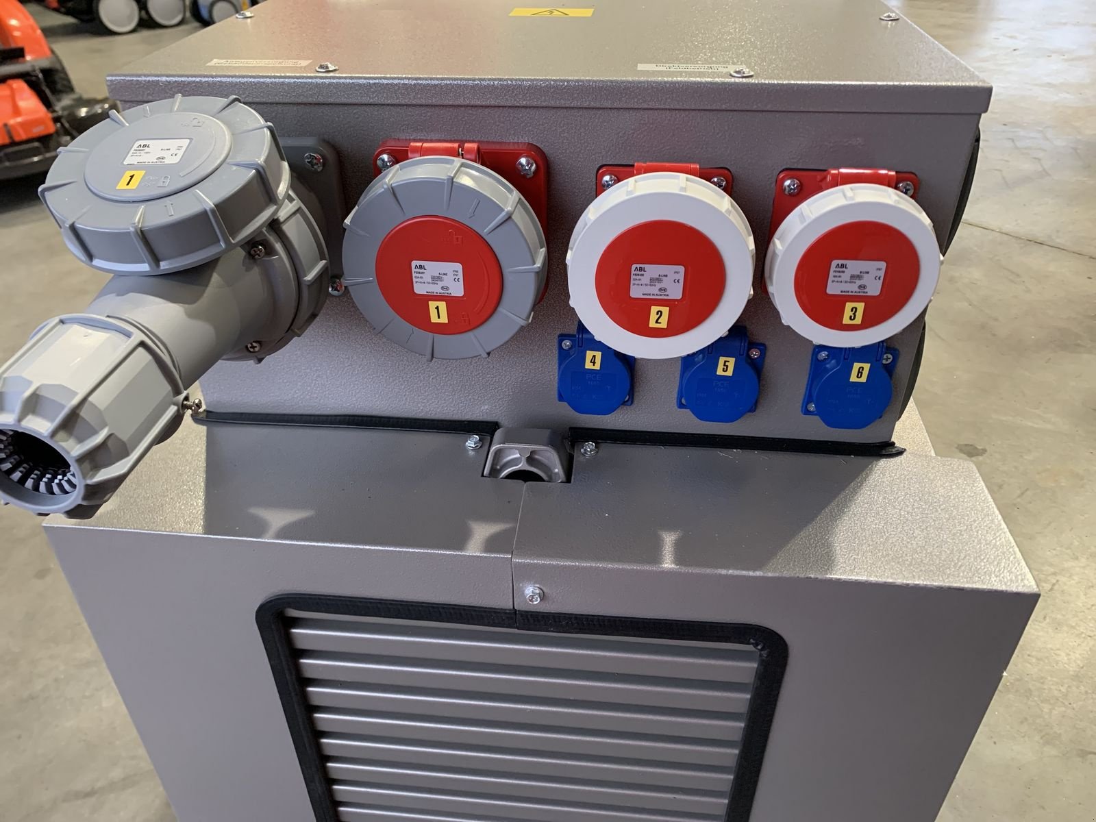 Stromgenerator of the type Endress EZG 40/4, Neumaschine in Starrein (Picture 8)