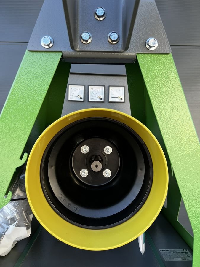 Stromgenerator of the type Green Energy EY-30TCS-AVR-ISO-IP, Neumaschine in Pischelsdorf (Picture 3)