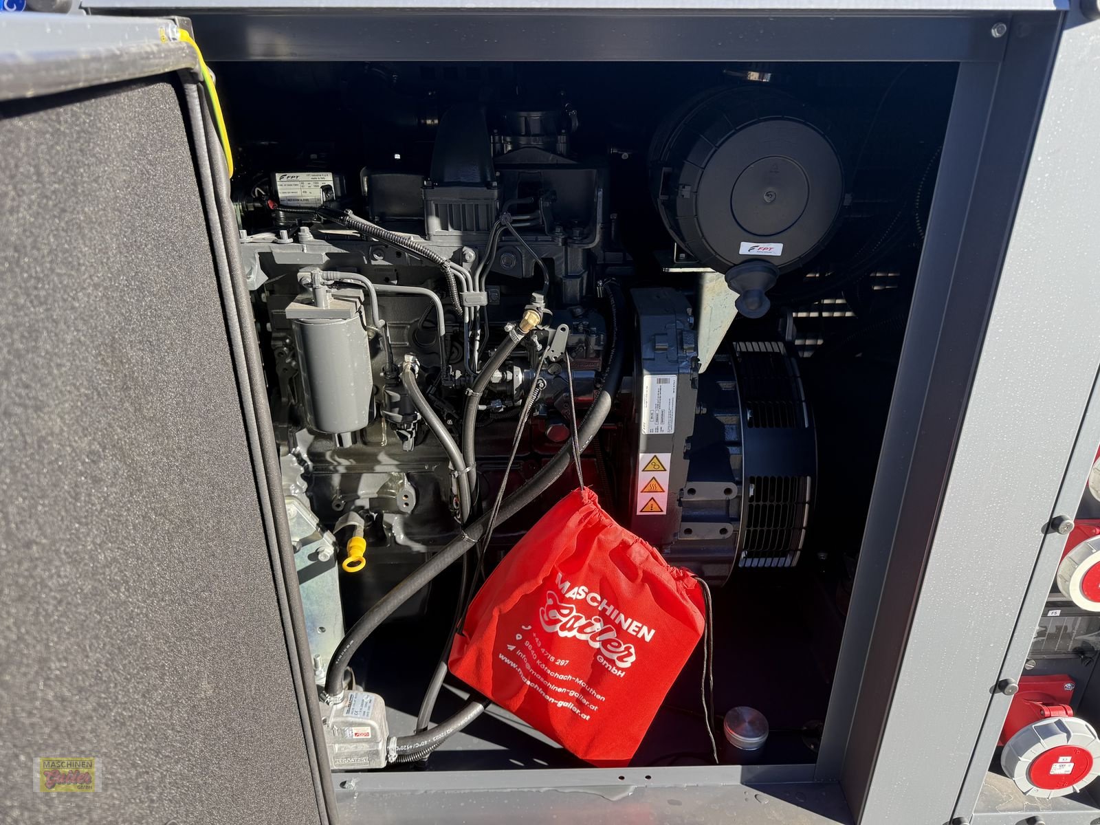 Stromgenerator of the type Iveco FD 60 I-ST, Neumaschine in Kötschach (Picture 4)