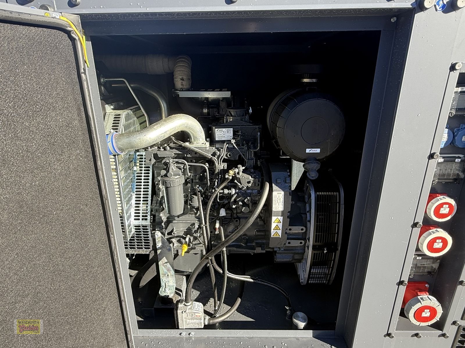 Stromgenerator of the type Iveco FOGO FD 100 I-ST mit Steckdosenpaket, Neumaschine in Kötschach (Picture 4)