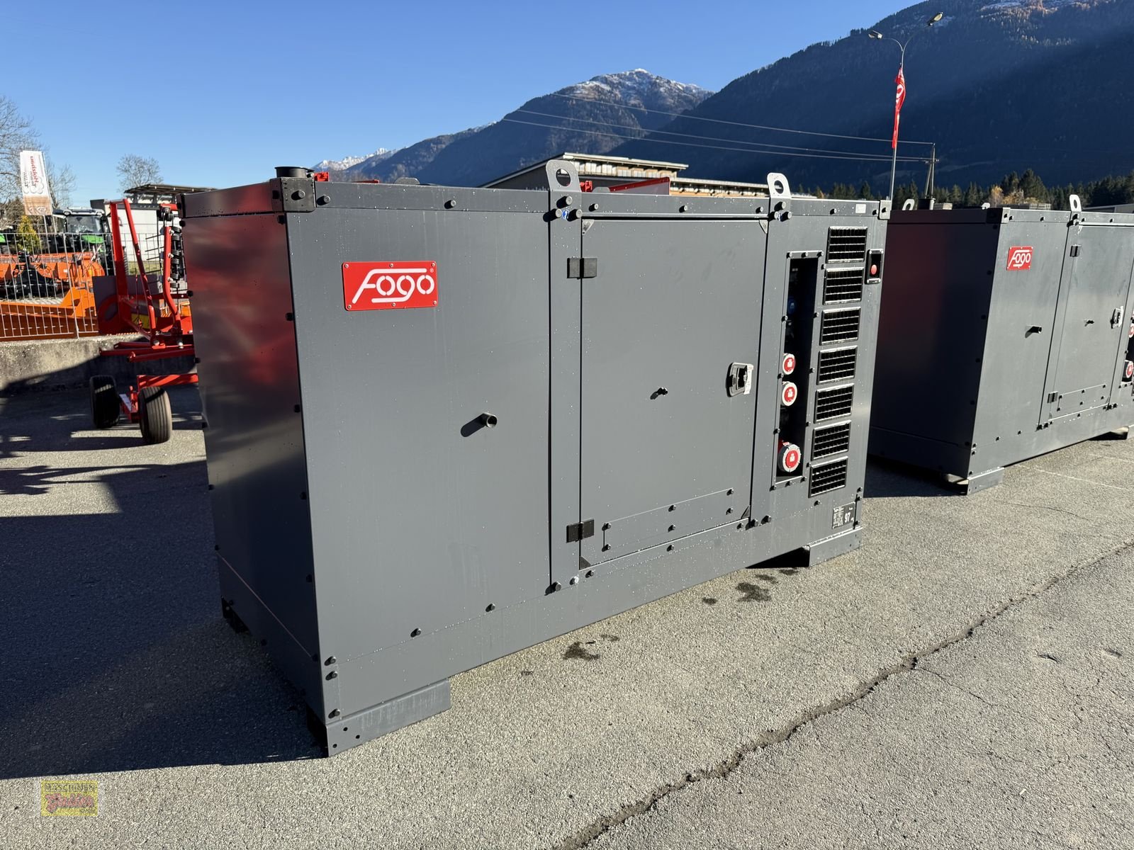 Stromgenerator of the type Iveco FOGO FD 100 I-ST mit Steckdosenpaket, Neumaschine in Kötschach (Picture 1)