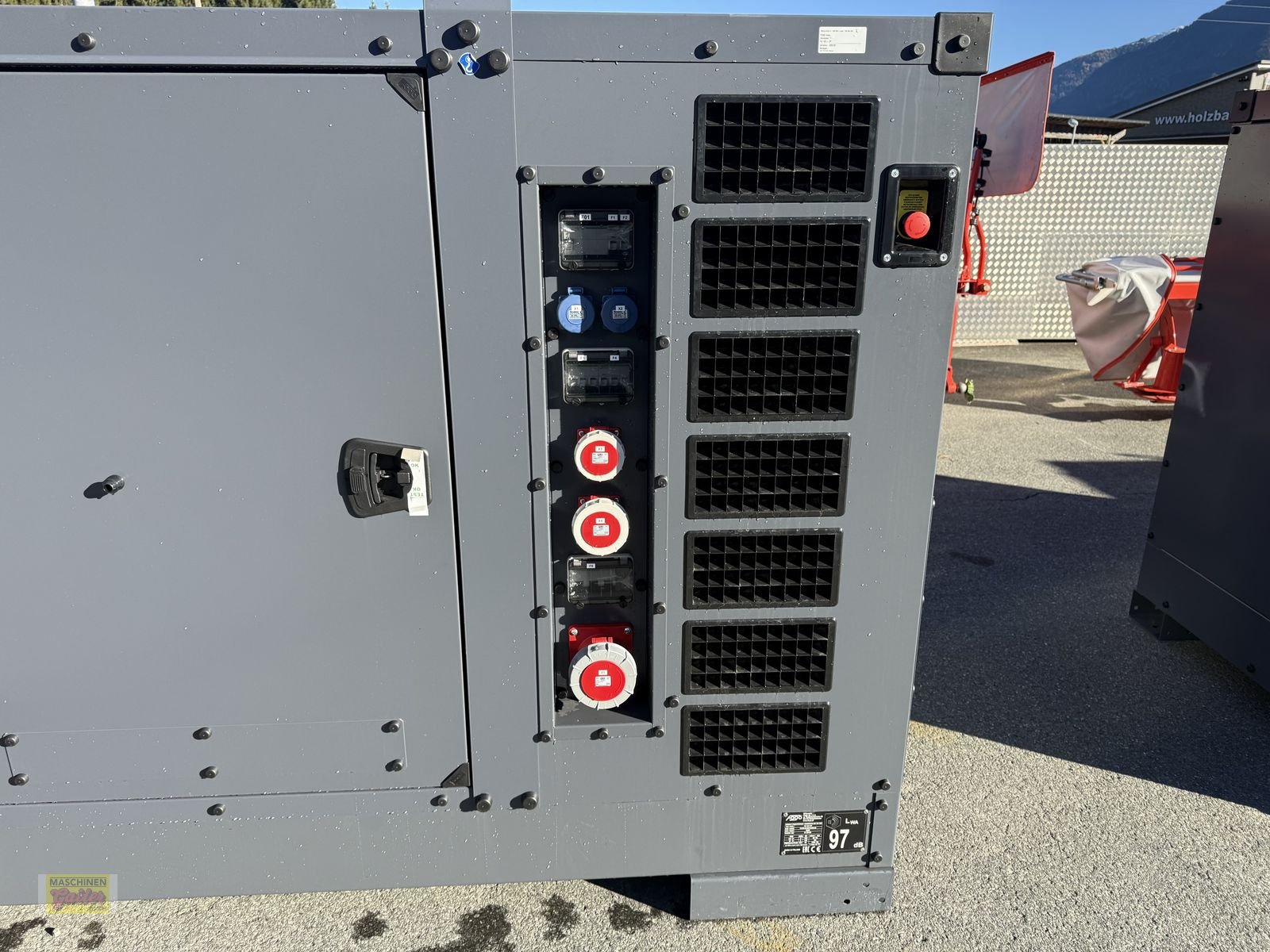 Stromgenerator of the type Iveco FOGO FD 100 I-ST mit Steckdosenpaket, Neumaschine in Kötschach (Picture 3)