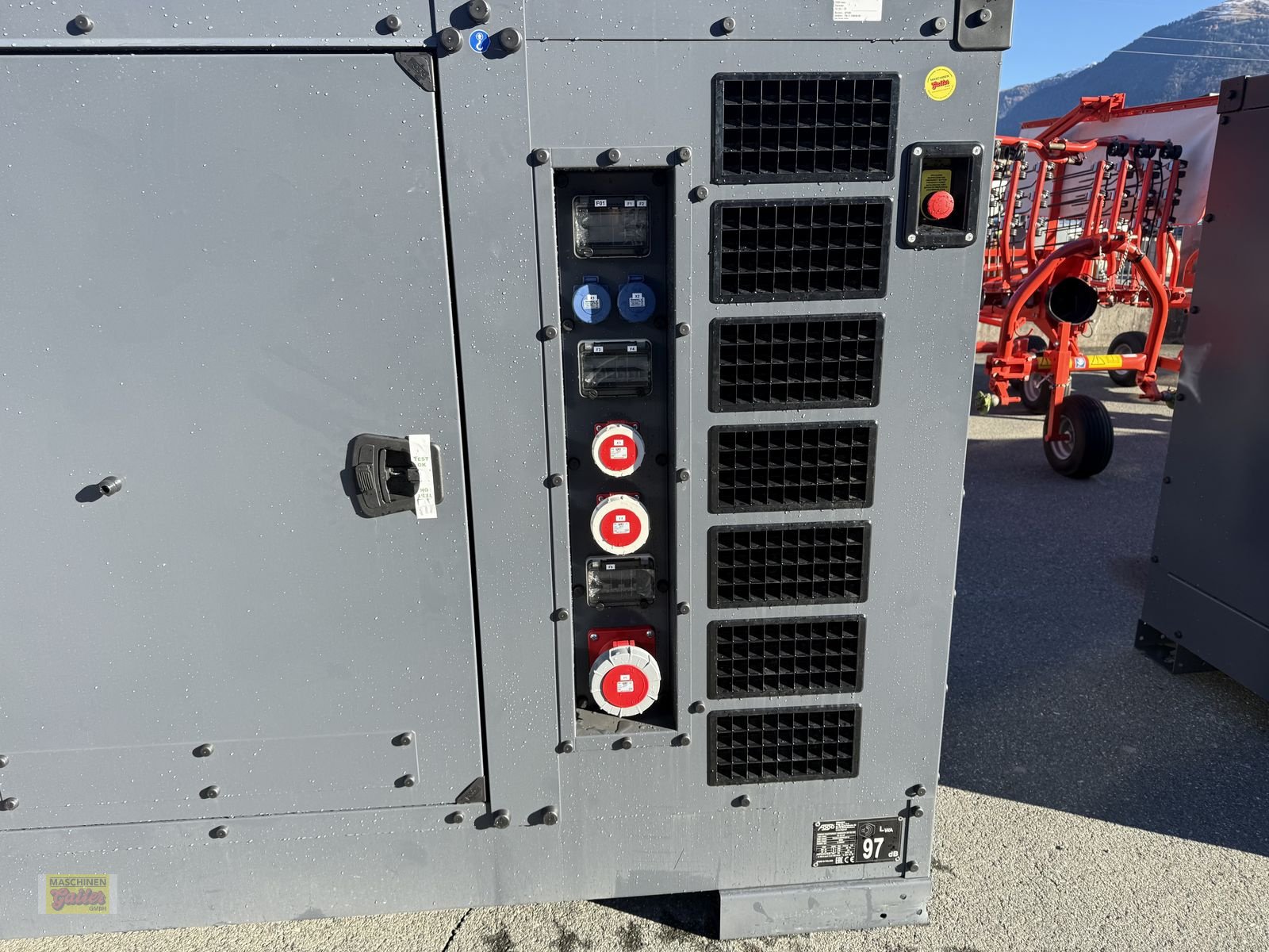 Stromgenerator of the type Iveco FOGO FD 125 I-ST mit Steckdosenpaket, Neumaschine in Kötschach (Picture 3)