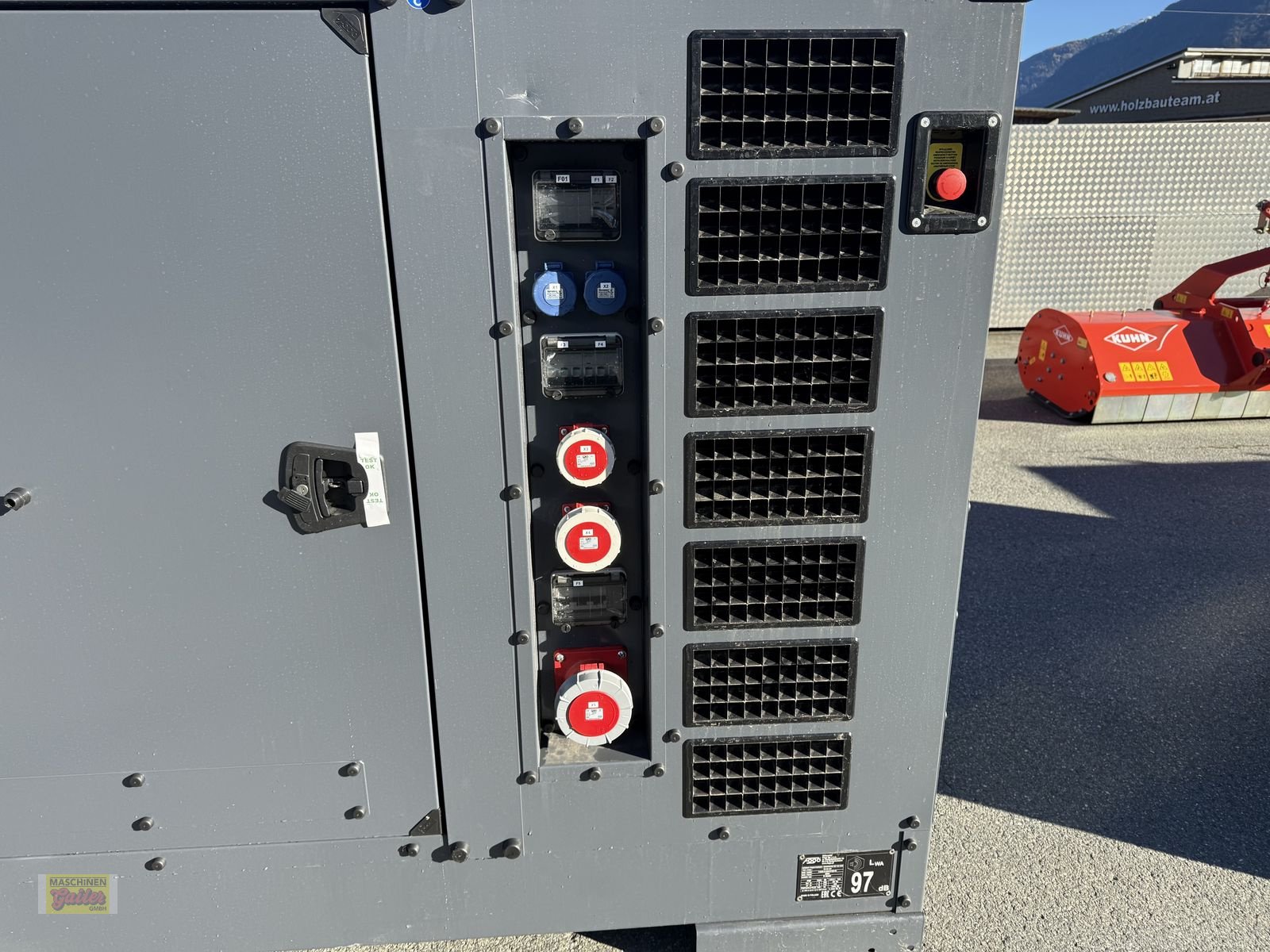 Stromgenerator of the type Iveco FOGO FD 80 I-ST mit Steckdosenpaket, Neumaschine in Kötschach (Picture 3)