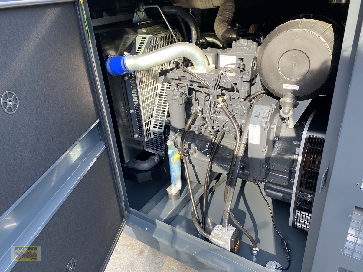 Stromgenerator of the type Iveco FOGO MG-Power 100/110KVA, Neumaschine in Kötschach (Picture 9)
