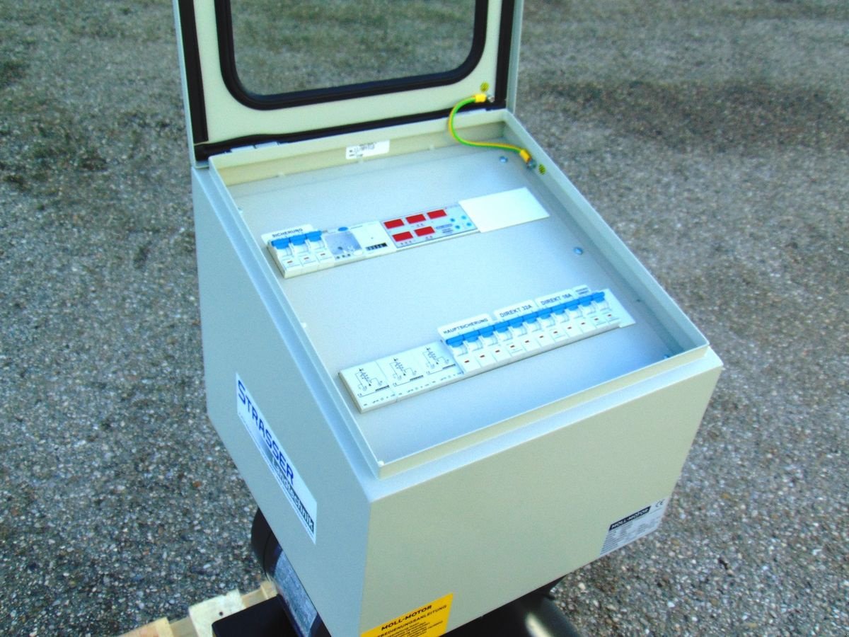 Stromgenerator of the type Moll ZGN 28/30, Neumaschine in Neukirchen am Walde  (Picture 5)