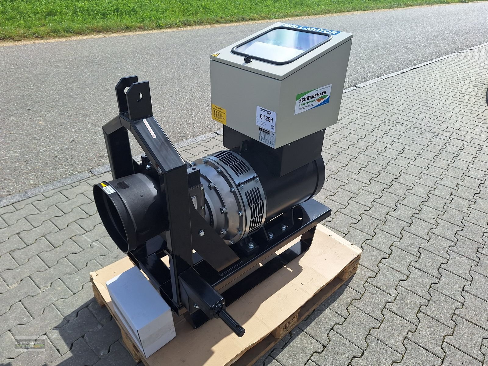 Stromgenerator of the type Moll ZGN-32/45, Neumaschine in Aurolzmünster (Picture 3)