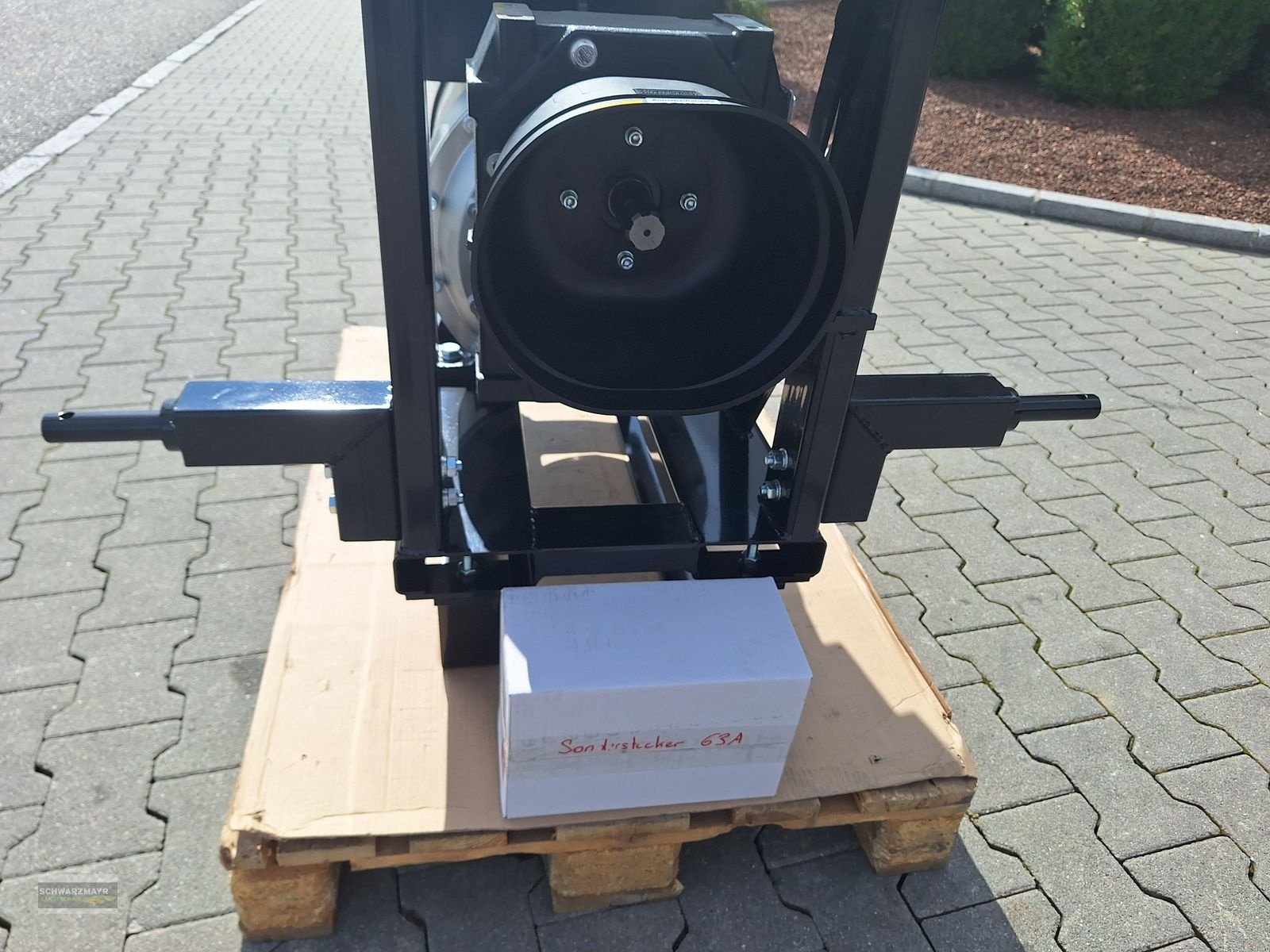 Stromgenerator of the type Moll ZGN-32/45, Neumaschine in Aurolzmünster (Picture 10)