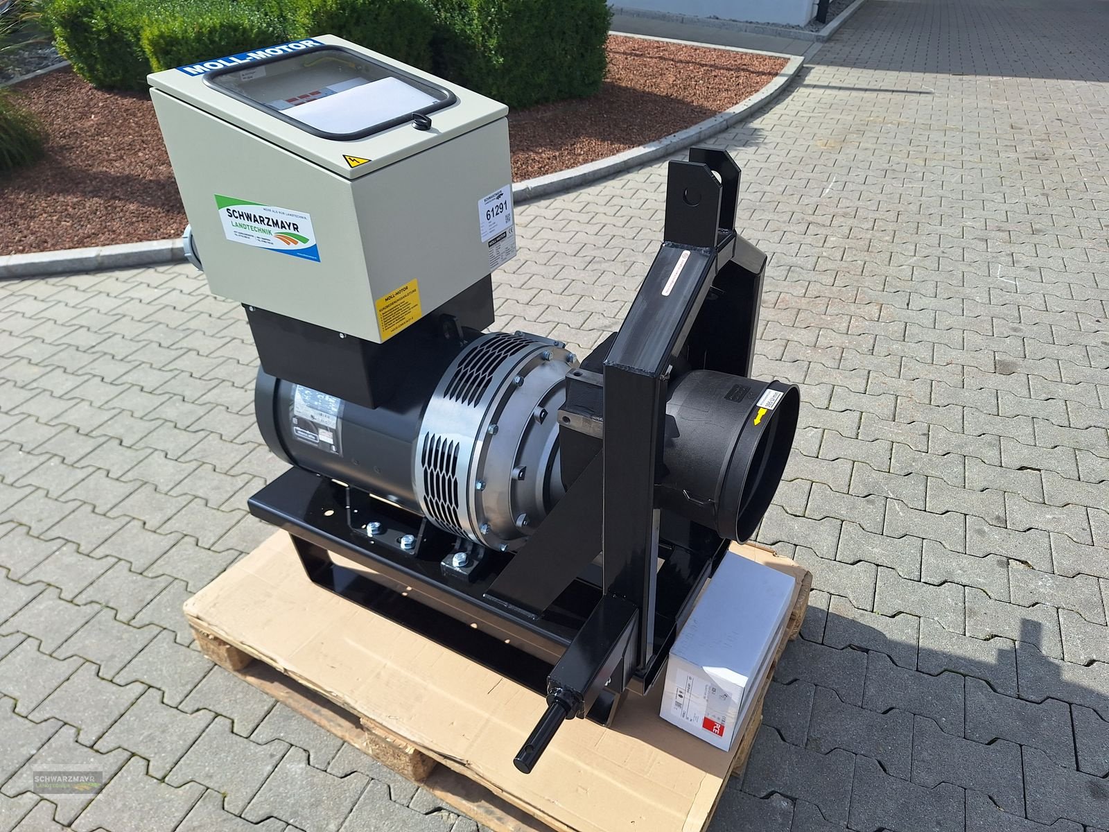 Stromgenerator of the type Moll ZGN-32/45, Neumaschine in Aurolzmünster (Picture 2)