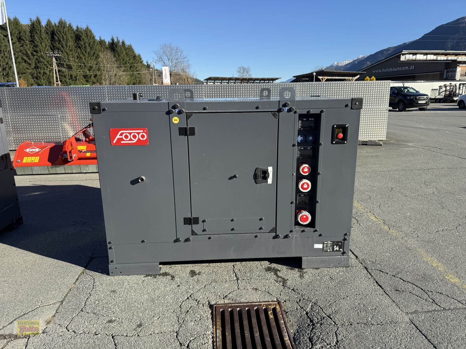 Stromgenerator of the type Sonstige FD 32 M-ST mit Mitsubishi Motor und Steckdosen, Neumaschine in Kötschach (Picture 2)