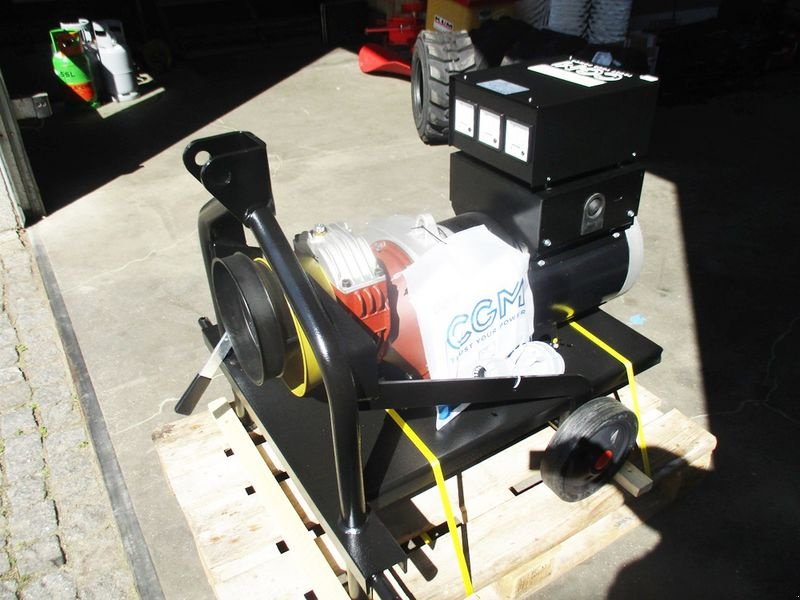 Stromgenerator of the type Sonstige Hartner ZG IP23, 30 kVA Zapfwellengenerator, Neumaschine in St. Marienkirchen (Picture 2)