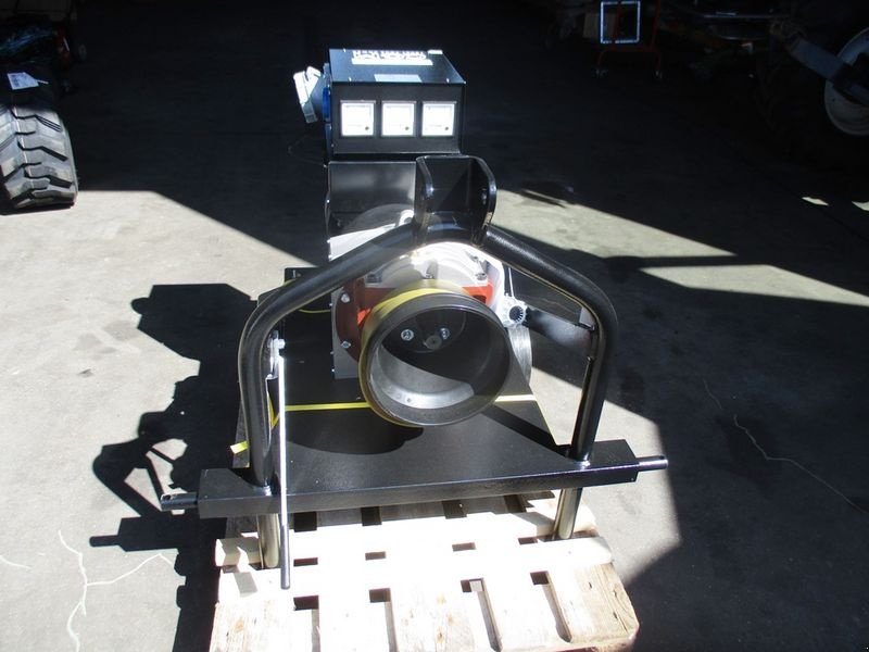 Stromgenerator of the type Sonstige Hartner ZG IP23, 30 kVA Zapfwellengenerator, Neumaschine in St. Marienkirchen (Picture 3)