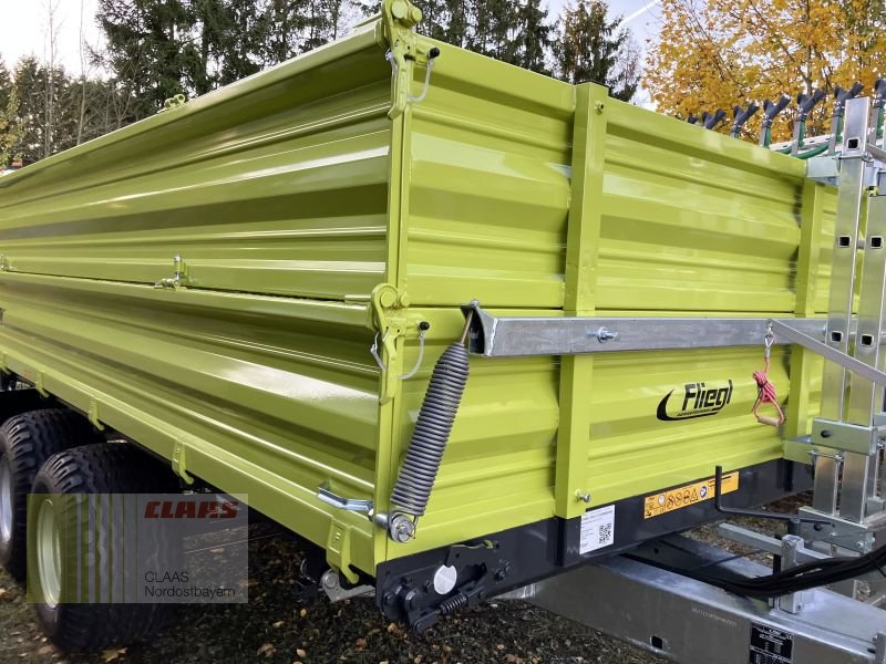 Tandemkipper des Typs Fliegl TDK 100 VR FOX *15 JAHRE CNOB*, Neumaschine in Gefrees (Bild 10)