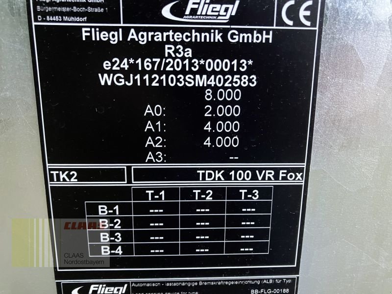 Tandemkipper des Typs Fliegl TDK 100 VR FOX *15 JAHRE CNOB*, Neumaschine in Gefrees (Bild 18)