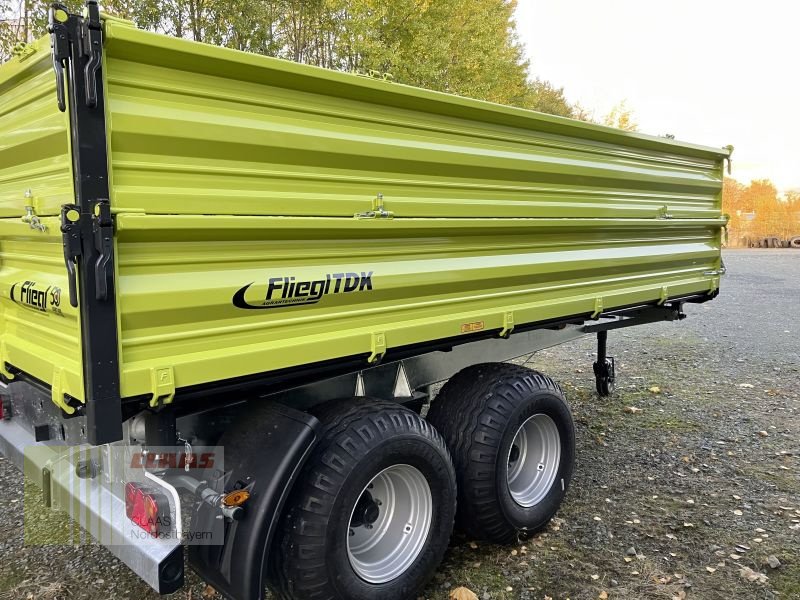 Tandemkipper des Typs Fliegl TDK 100 VR FOX *15 JAHRE CNOB*, Neumaschine in Gefrees (Bild 5)