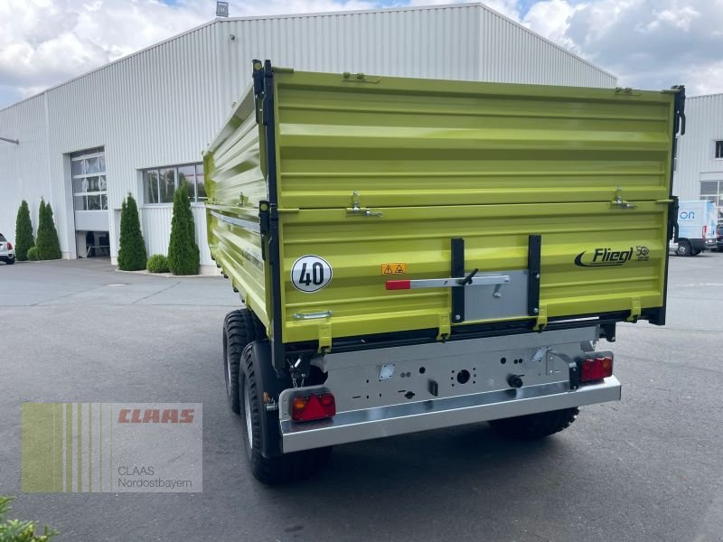 Tandemkipper des Typs Fliegl TDK 140 *15 JAHRE CNOB*, Neumaschine in Cham (Bild 6)