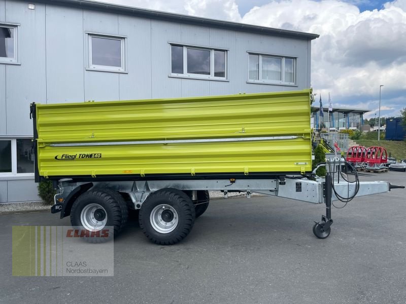 Tandemkipper des Typs Fliegl TDK 140 *15 JAHRE CNOB*, Neumaschine in Cham (Bild 5)