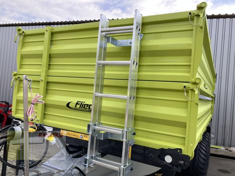 Tandemkipper des Typs Fliegl TDK 140 *15 JAHRE CNOB*, Neumaschine in Schwandorf (Bild 8)