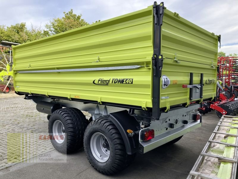 Tandemkipper des Typs Fliegl TDK 140 *15 JAHRE CNOB*, Neumaschine in Schwandorf (Bild 6)