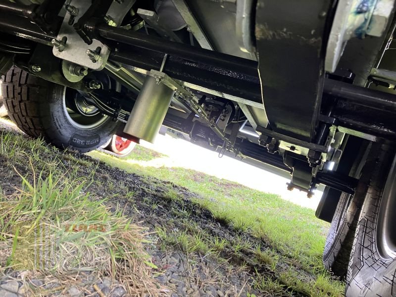 Tandemkipper des Typs Fliegl TSK 130 TIEFLADE-AUSFÜHRUNG, Neumaschine in Altenstadt a.d. Waldnaab (Bild 18)