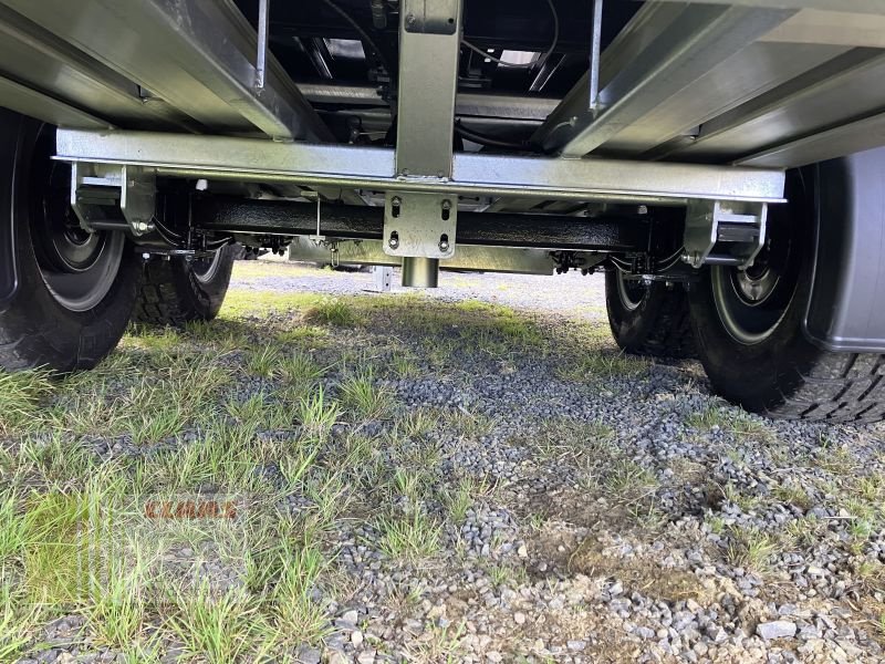 Tandemkipper des Typs Fliegl TSK 130 TIEFLADE-AUSFÜHRUNG, Neumaschine in Altenstadt a.d. Waldnaab (Bild 17)