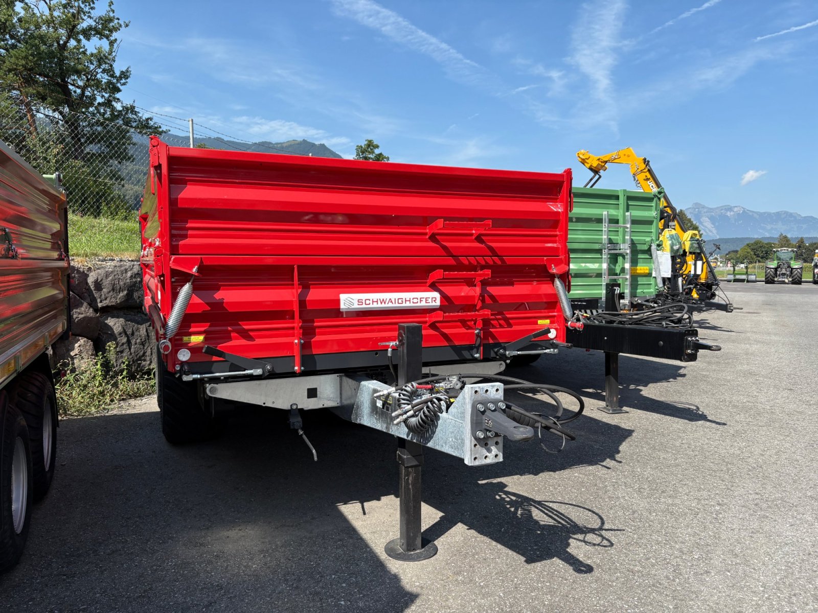 Tandemkipper des Typs Schwaighofer Tandem-Dreiseitenkipper 13.0 t, Neumaschine in Frastanz (Bild 3)