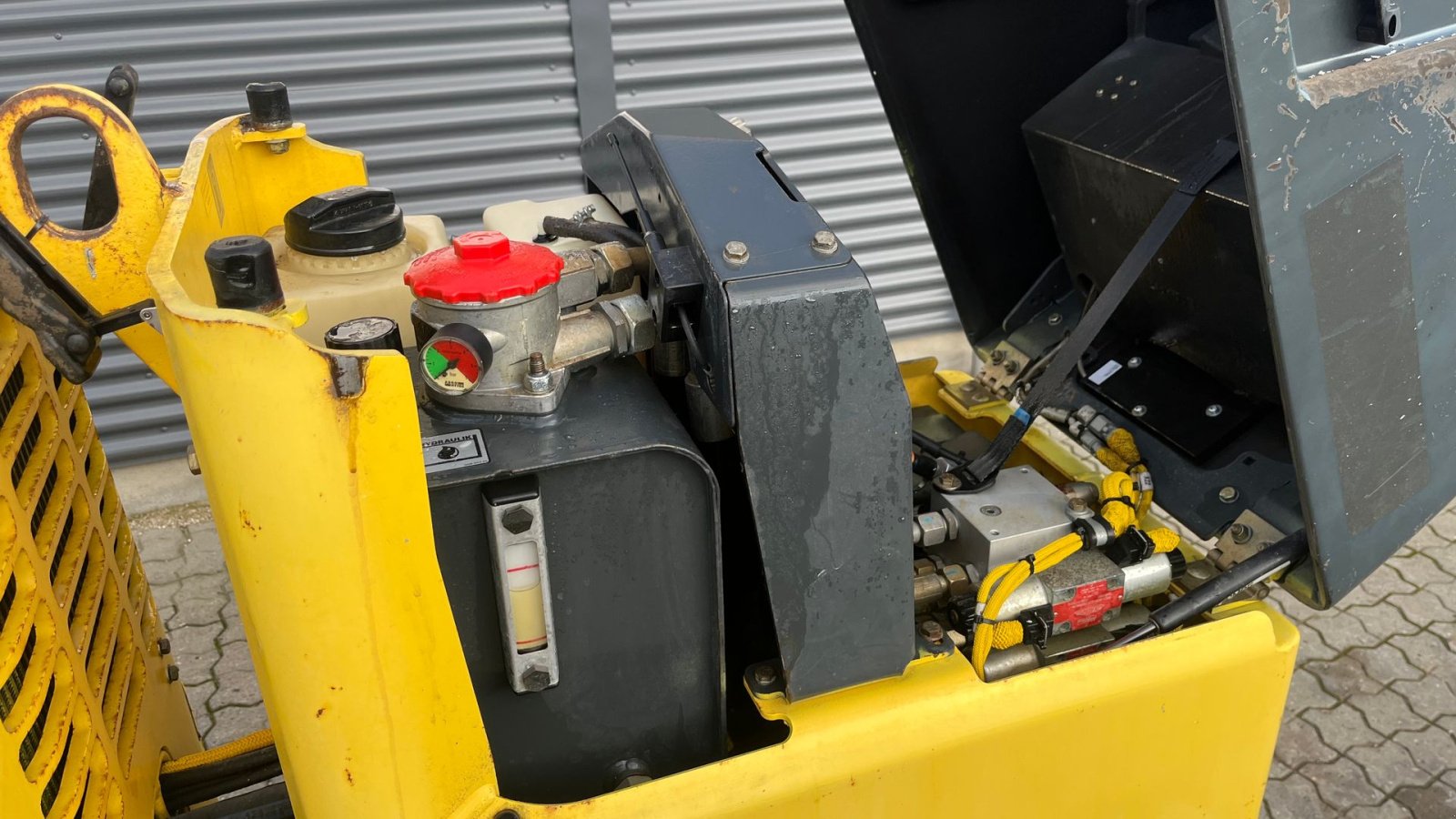 Tandemvibrationswalze tipa Bomag BMP 8500 fjernstyret råjords kompaktor, Gebrauchtmaschine u Rønnede (Slika 7)