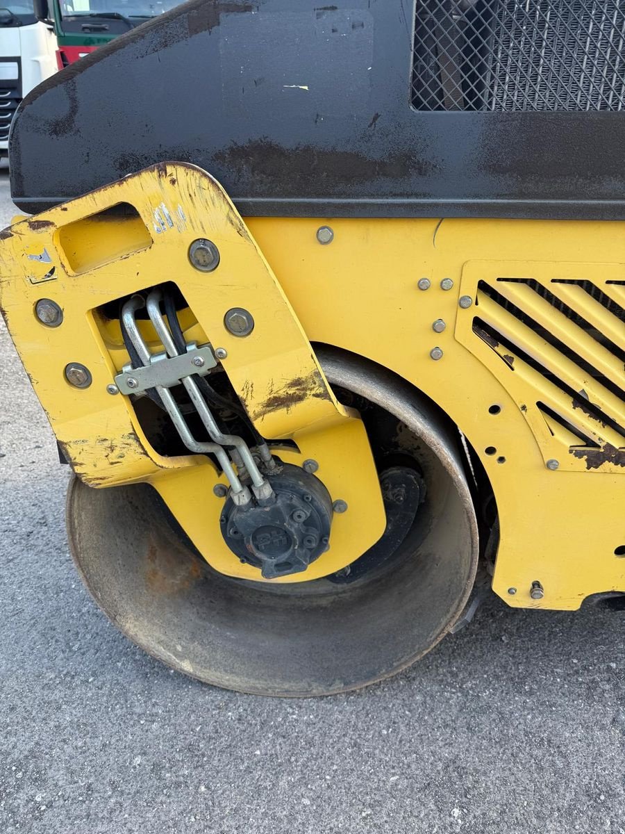 Tandemvibrationswalze typu Bomag BW 100AD-4, Gebrauchtmaschine v Gabersdorf (Obrázek 7)