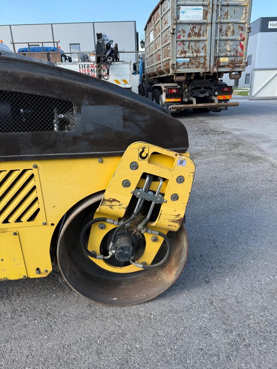 Tandemvibrationswalze typu Bomag BW 100AD-4, Gebrauchtmaschine v Gabersdorf (Obrázek 8)