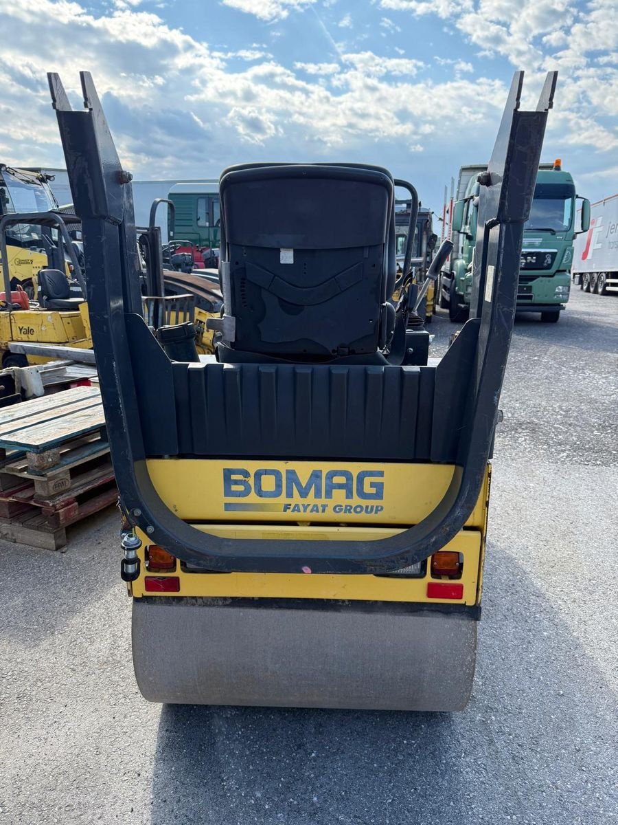 Tandemvibrationswalze typu Bomag BW 100AD-4, Gebrauchtmaschine v Gabersdorf (Obrázek 11)