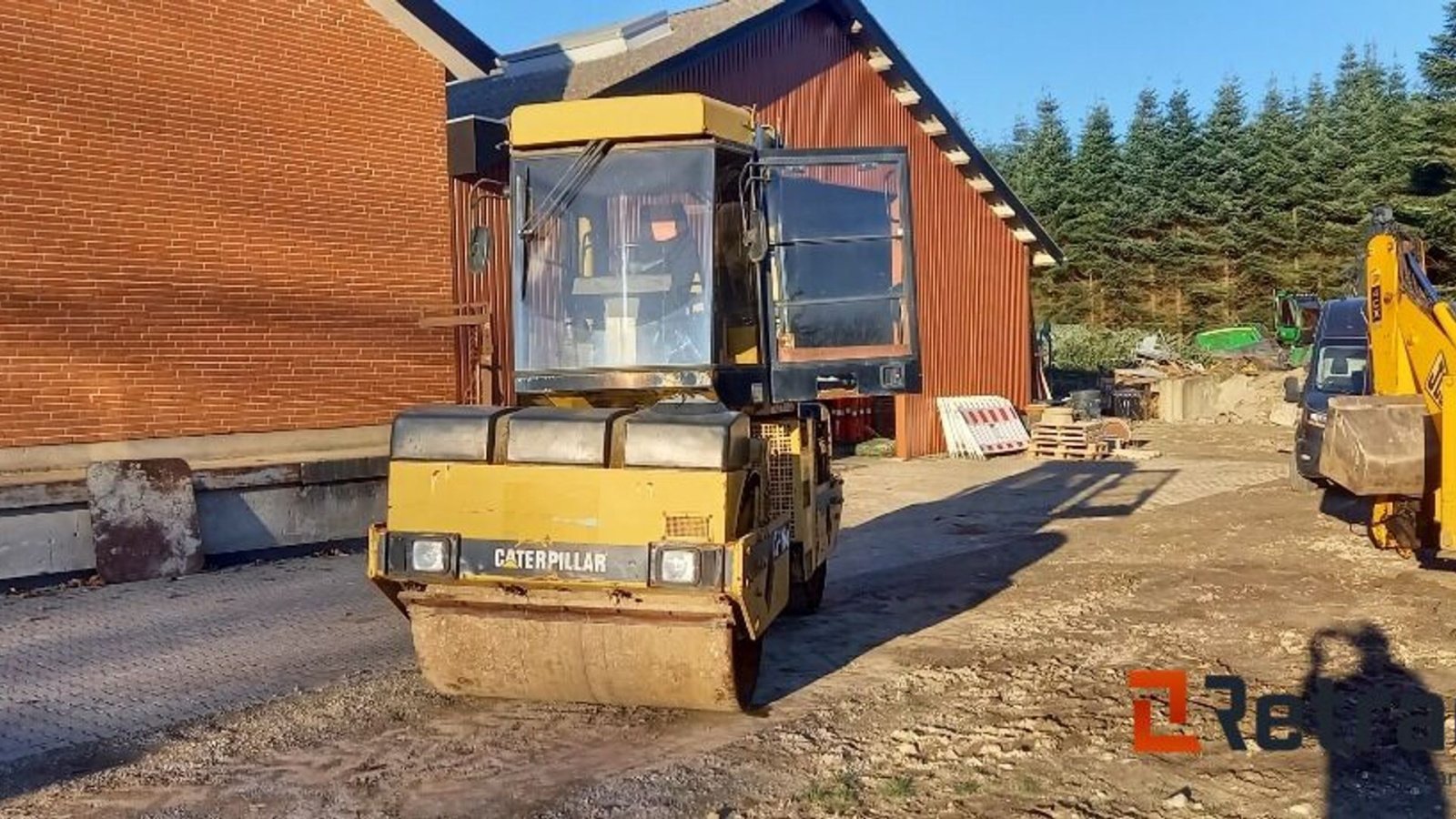 Tandemvibrationswalze of the type Caterpillar CB 434B, Gebrauchtmaschine in Rødovre (Picture 2)