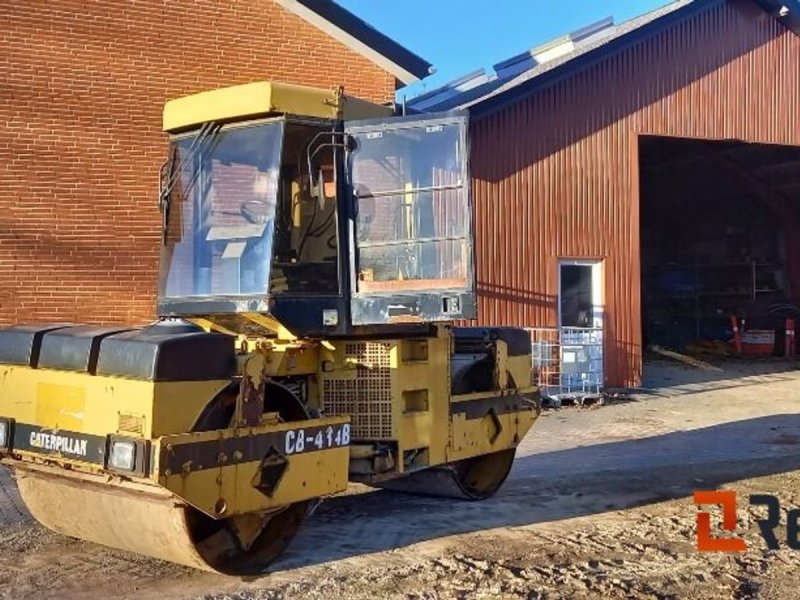 Tandemvibrationswalze des Typs Caterpillar CB 434B, Gebrauchtmaschine in Rødovre (Bild 1)