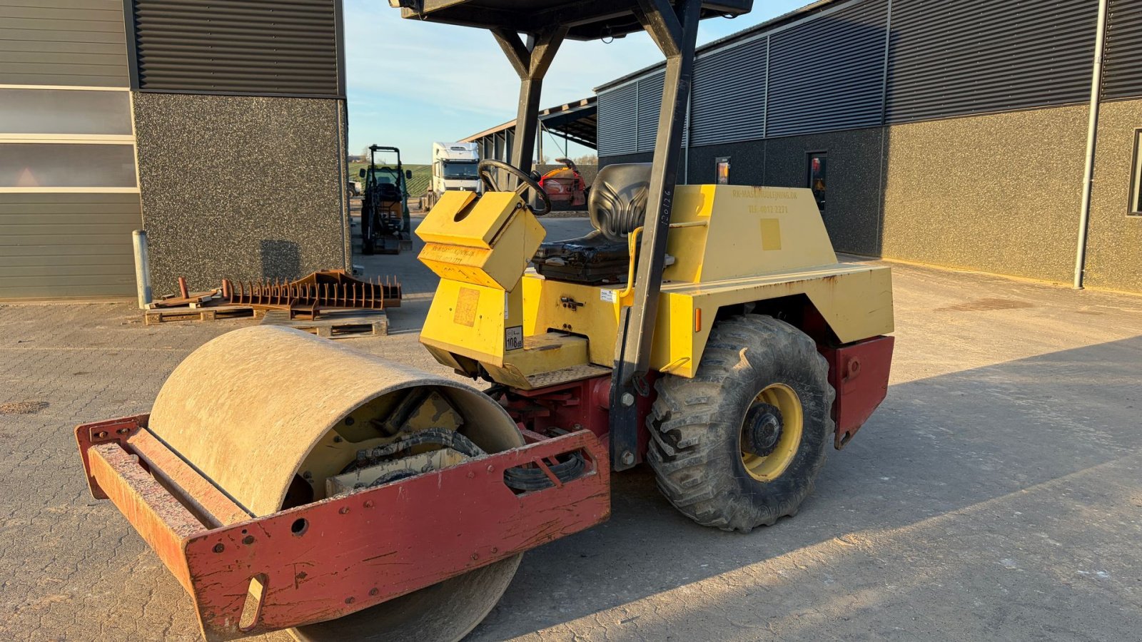 Tandemvibrationswalze del tipo DYNAPAC CA 121 D, Gebrauchtmaschine In Roslev (Immagine 1)