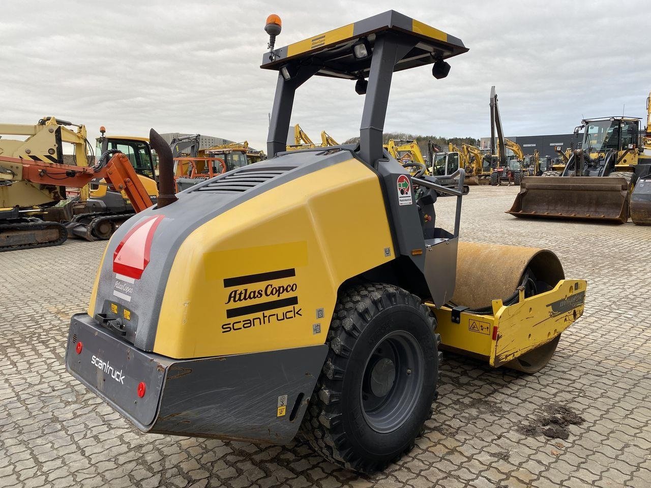 Tandemvibrationswalze tipa DYNAPAC CA1300D, Gebrauchtmaschine u Skive (Slika 4)