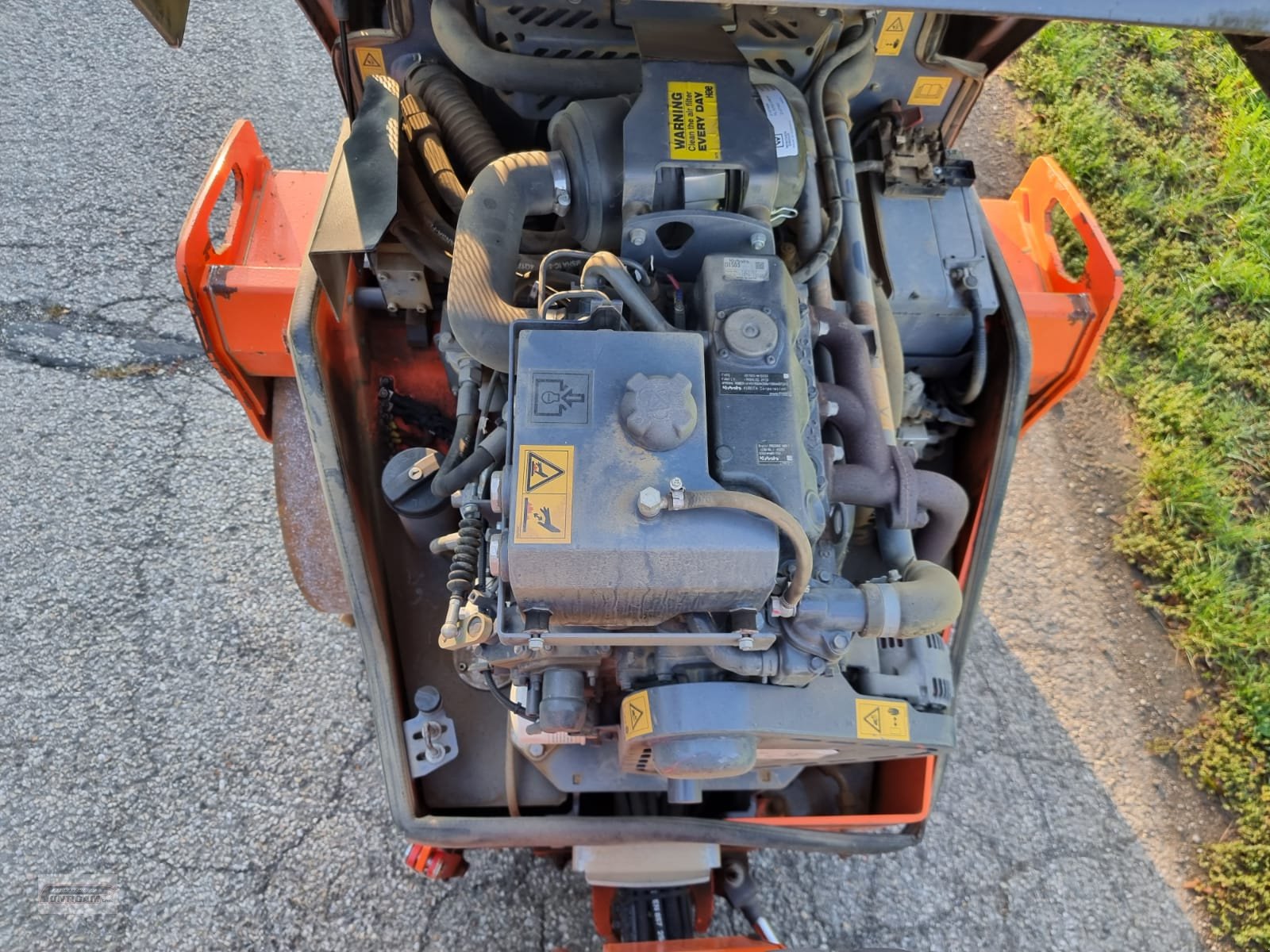 Tandemvibrationswalze des Typs Hamm HD 12 VV, Gebrauchtmaschine in Deutsch - Goritz (Bild 12)