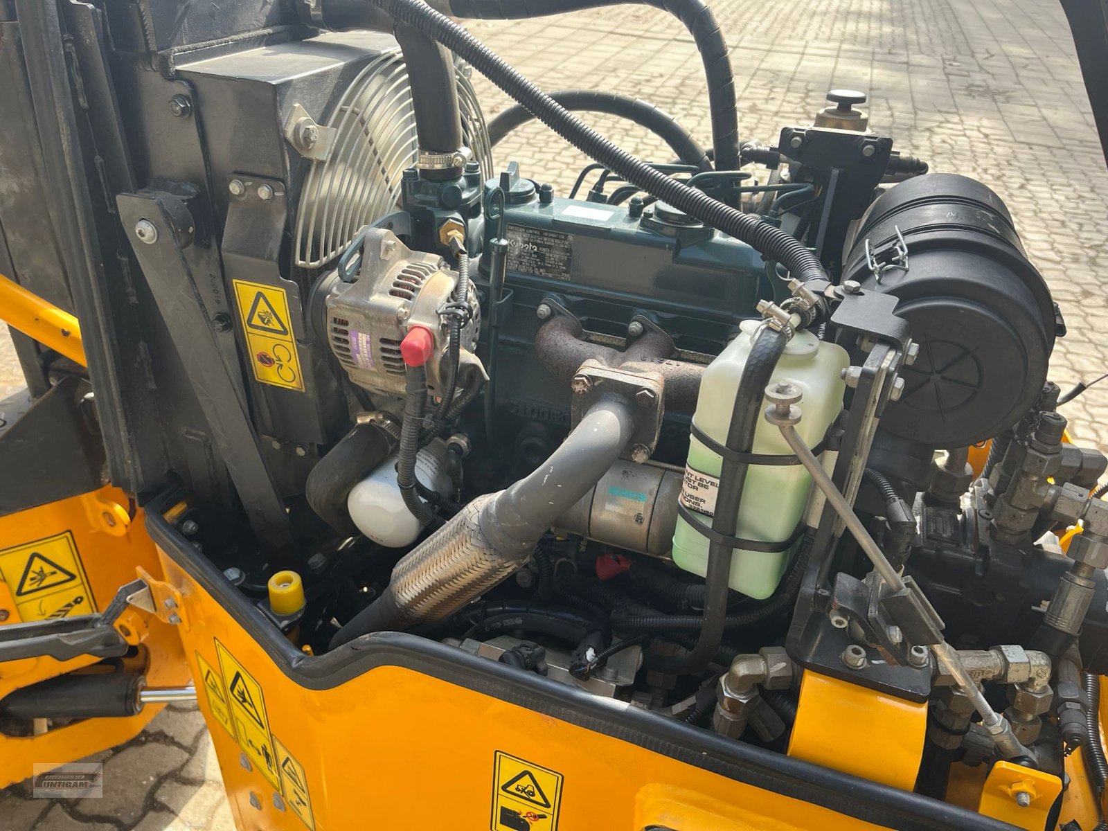 Tandemvibrationswalze des Typs JCB CT 160, Gebrauchtmaschine in Deutsch - Goritz (Bild 9)