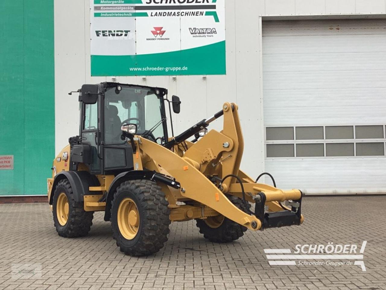 Teleradlader des Typs Caterpillar 908 HL-14, Neumaschine in Hemmoor (Bild 1)