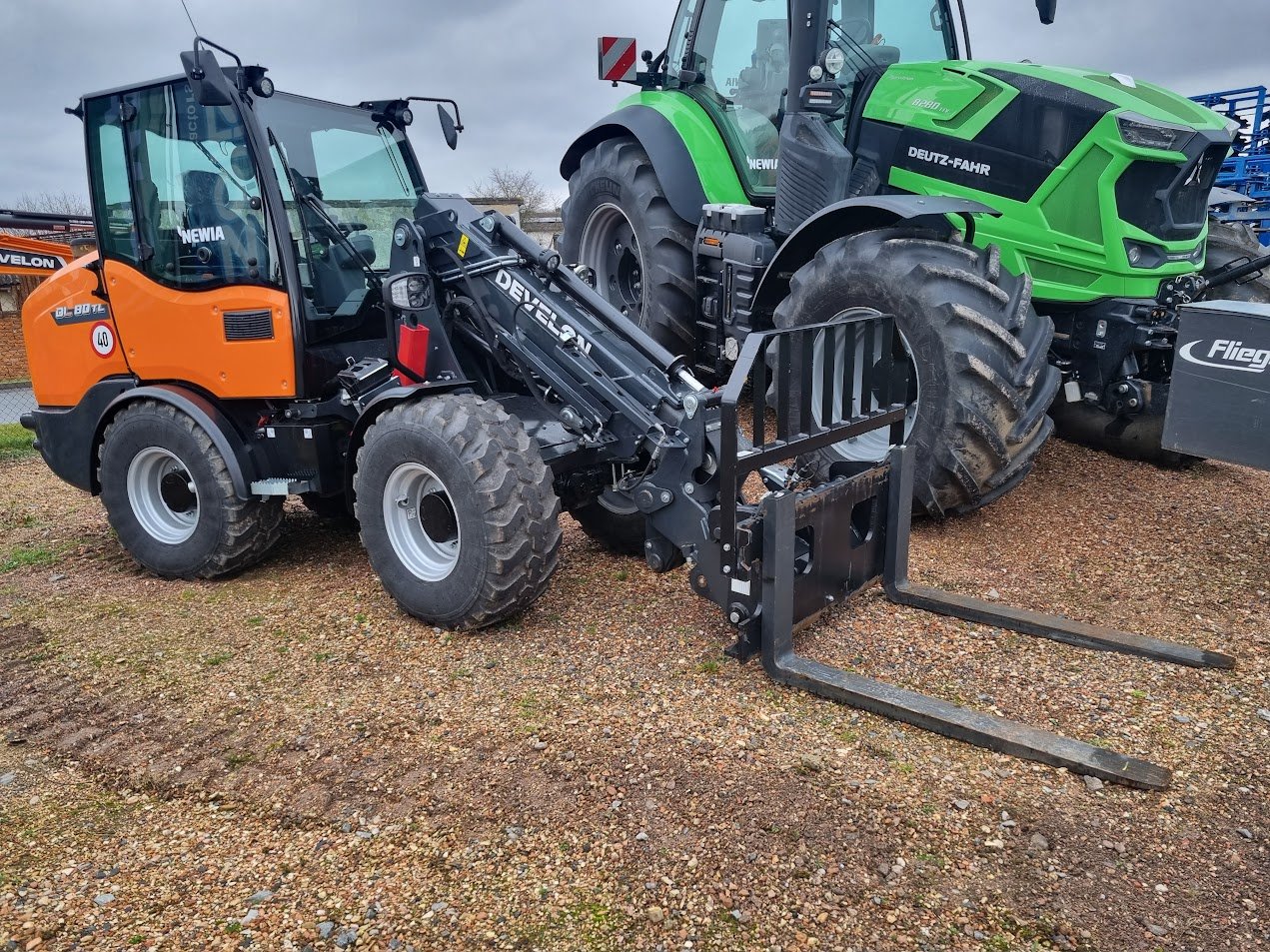 Teleradlader del tipo Develon DL80TL-7, Gebrauchtmaschine In Stankov (Immagine 1)