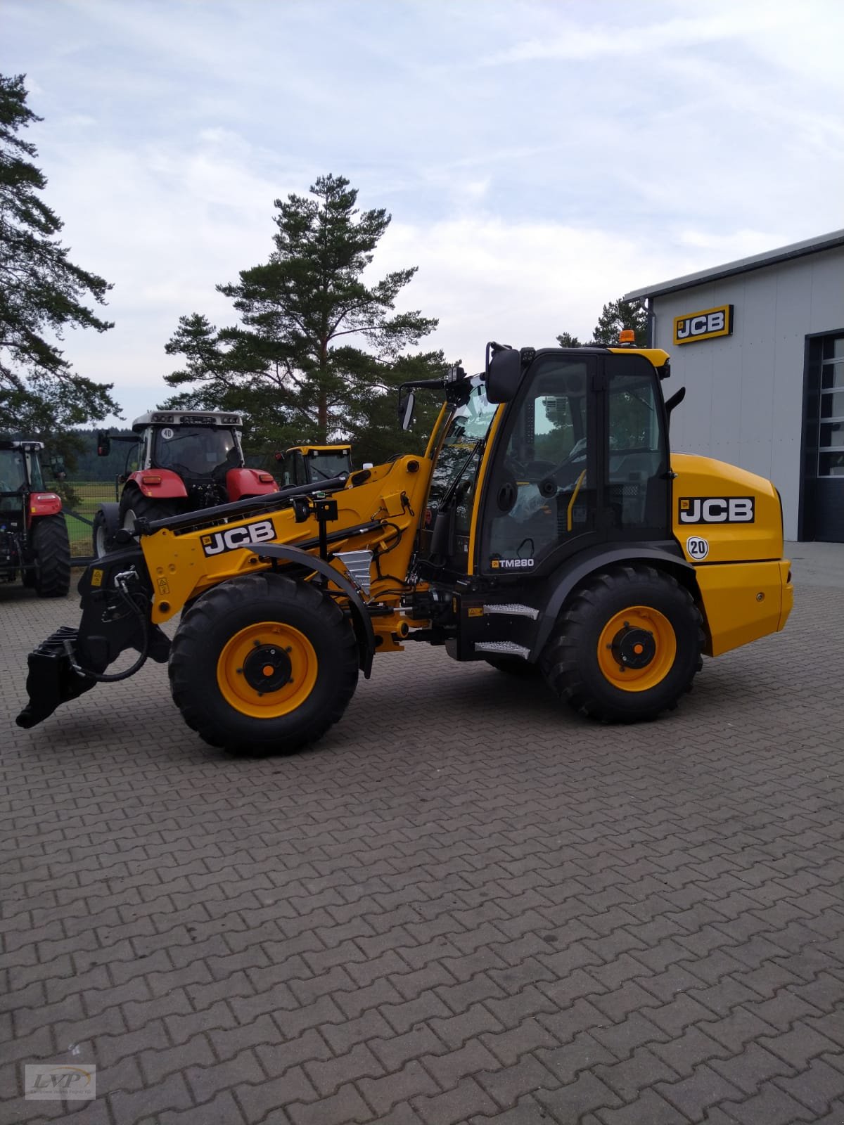 Teleradlader of the type JCB TM 280, Neumaschine in Pegnitz (Picture 1)