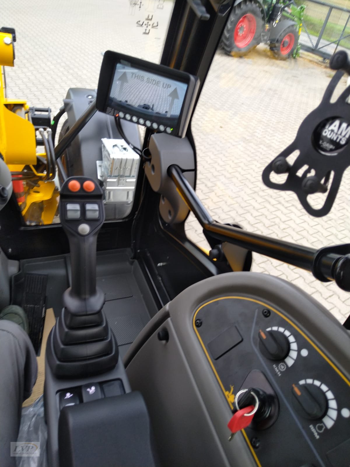 Teleradlader of the type JCB TM 280, Neumaschine in Pegnitz (Picture 11)