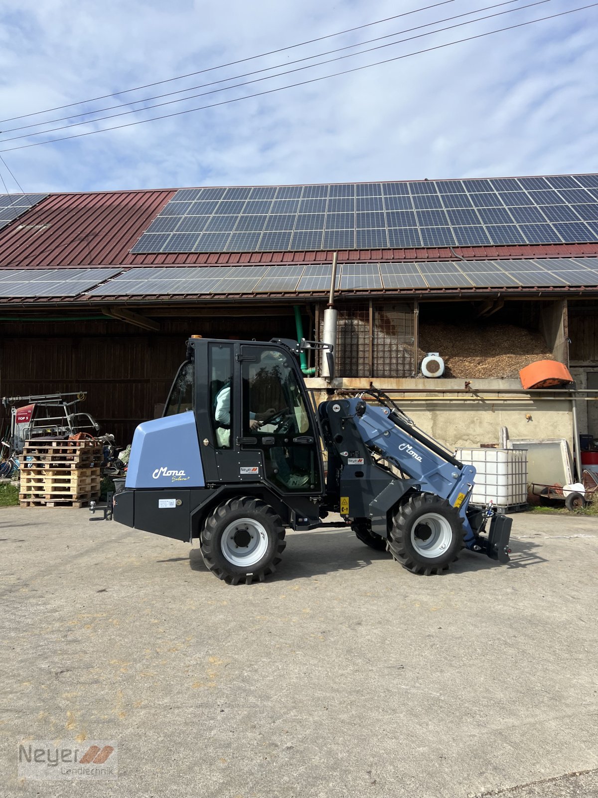 Teleradlader des Typs MONA Solara+, Neumaschine in Bad Waldsee Mennisweiler (Bild 4)